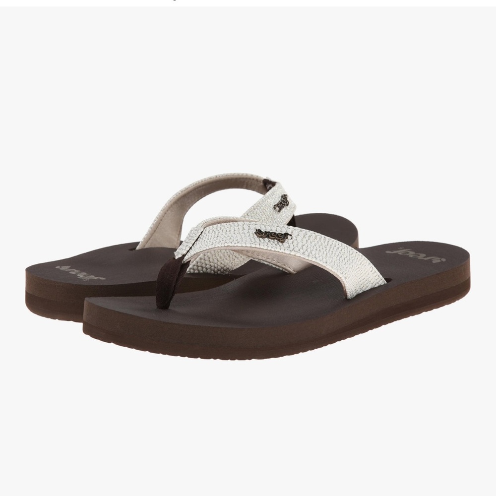 NWOT Reef Sassy Star Sandal